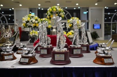 Cúp trao giải tại Fam Golf Tournament 2017