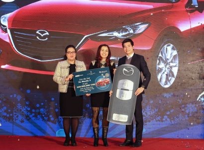 Phần thưởng giá trị nhất - ô tô Mazda 3 trị giá hơn 650 triệu đồng đã tìm được chủ nhân là bà Nguyễn Thị Chung, chủ sở hữu của 4 căn condotel tại FLC Quy Nhơn, FLC Sầm Sơn và FLC Hạ Long.
