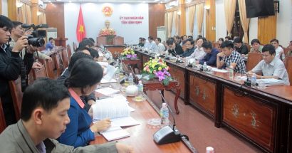 Quang cảnh cuộc họp chiều 29.12 tại UBND tỉnh Bình Định. Ảnh: D.T