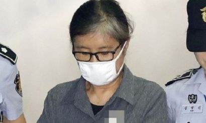  Bà Choi Soon-sil đến một phiên tòa hồi tháng 6. Ảnh: Yonhap/NLĐ