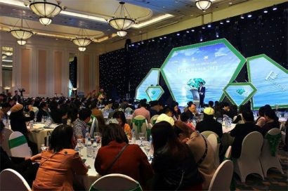 Tại Hà Nội, hàng trăm khách hàng tham dự sự kiện ra mắt Tiểu khu Royal Park, dự án Piania City.