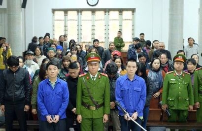  Các bị cáo tại tòa. Ảnh: V.T.