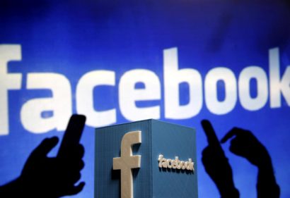  Facebook và Google được cho là cạnh tranh không lành mạnh tại Australia. Ảnh: Reuters.