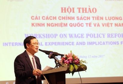  Phó Thủ tướng Vương Đình Huệ gợi ý xem xét chủ trương quy định lương “mềm" như TPHCM đang áp dụng.
