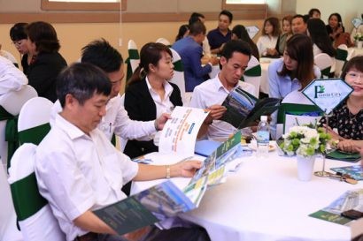 Đông đảo nhà đầu tư tham gia sự kiện giới thiệu Tiểu khu Royal Park tại TP. Nha Trang.