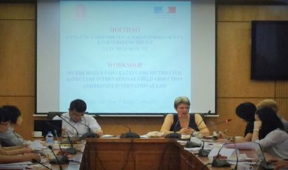 Vụ Pháp luật quốc tế, Bộ Tư pháp phối hợp với Đại sứ quán Pháp tổ chức Hội thảo quốc tế về Công ước LaHay 1980 về các khía cạnh dân sự của hành vi bắt cóc trẻ em và pháp luật tư pháp quốc tế.