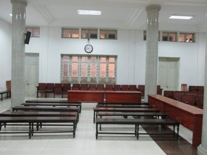 Chỗ ngồi của các bị cáo