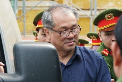  Bị cáo Phạm Công Danh khi được dẫn giải về trại giam. Ảnh: QUỐC VŨ