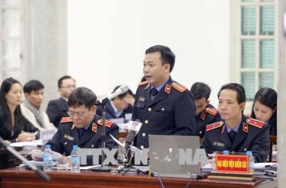 Phó Viện trưởng Viện KSND TP. Hà Nội Đào Thịnh Cường nêu quan điểm luận tội. (Ảnh: TTXVN)