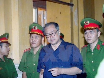  Dẫn giải bị cáo Phạm Công Danh ra xét xử tại phiên tòa 8-1