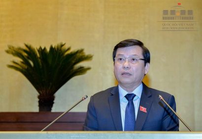 Ông Lê Minh Trí (Viện trưởng VKSNDTC) báo cáo trước Quốc hội về hoạt động của ngành kiểm sát năm 2017