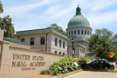 Mỹ điều tra ‘chợ đen’ ma túy trong học viện hải quân - ảnh 2Ba thiếu sinh quân bị cáo buộc bán các chất gây nghiện cho các bạn cùng lớp tại học viện hải quân. Ảnh: FOX NEWS