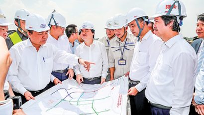 Thủ tướng Nguyễn Xuân Phúc xem xét quy hoạch ĐHQGHN tại Hòa Lạc