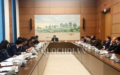 Tổng Thư ký – Chủ nhiệm Văn phòng Quốc hội Nguyễn Hạnh Phúc chủ trì cuộc họp về việc tổ chức hoạt động chất vấn tại phiên họp thứ 22.
