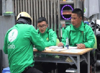 Taxi Mai Linh phải cạnh tranh khốc liệt với Grab và Uber trong năm 2017. Ảnh: ST