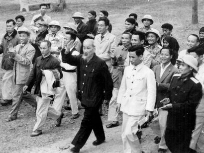 Bác Hồ về thăm cán bộ và nhân dân tỉnh Nam Định năm 1959 (ảnh tư liệu)