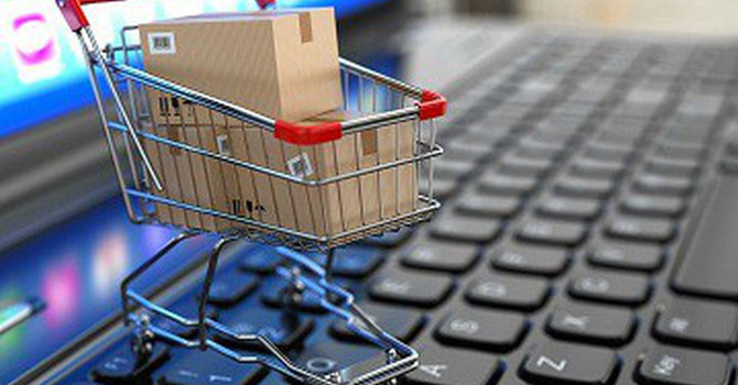 Thủ tướng Chính phủ Nguyễn Xuân Phúc dự và chỉ đạo hội nghị.