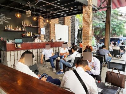  Một trụ sở mới của Bitcoin tại quận Bình Thạnh lúc nào cũng đông khách giao dịch.