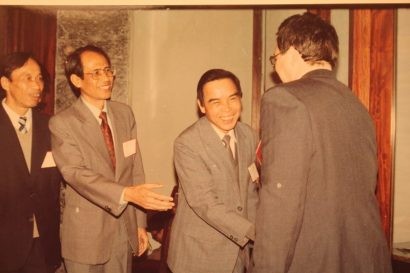 Thủ tướng Phan Văn Khải tiếp chuyên gia nước ngoài đến dự hội thảo hồi ông còn là Chủ nhiệm Ủy ban Kế hoạch Nhà nước.