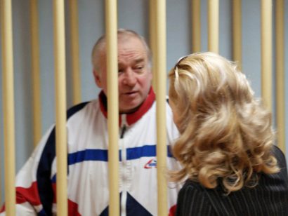 Cựu điệp viên Sergei Skripal khi bị xét xử tại Nga năm 2006