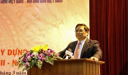  Trưởng Ban Tổ chức Trung ương Phạm Minh Chính phát biểu tại cuộc họp báo