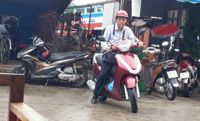 Dù bản án đã có hiệu lực nhưng ông Bùi Quang Công vẫn đi lại, sinh hoạt bình thường như chưa có gì xảy ra - Ảnh: H.T