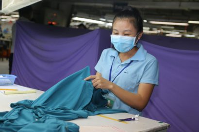 Người lao động giao kết hợp đồng lao động thuộc đối tượng tham gia BHXH bắt buộc với nhiều người sử dụng lao thì chỉ đóng BHXH đối với hợp đồng lao động giao kết đầu tiên.