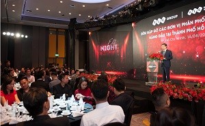 Phó Chủ tịch thường trực Tập đoàn FLC – ông Lê Thành Vinh phát biểu trong buổi lễ.