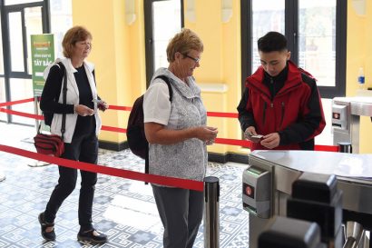  Trong khi Nhật Bản và Hàn Quốc hút lượng khách Việt ngày càng lớn nhờ nới lỏng chính sách visa thì đáng tiếc là tại Việt Nam, thị thực vẫn là một trong những "điểm nghẽn" của ngành. Ảnh SONG HÀ