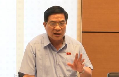 Chủ tịch Hội đồng Dân tộc của Quốc hội Hà Ngọc Chiến góp ý vào dự thảo Luật phòng, chống tham nhũng (ảnh Quochoi.vn).