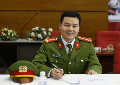  Đại úy trẻ Phạm Văn Dân – 1 trong 10 gương mặt tiêu biểu Việt Nam năm 2017.