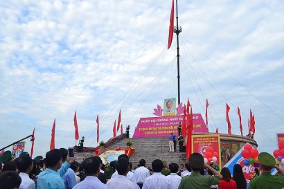 Lễ thượng cờ thống nhất non sông tại vĩ tuyến 17 - ảnh 1Lễ thượng cờ tại Khu di tích đặc biệt đôi bờ Hiền Lương-Bến Hải.