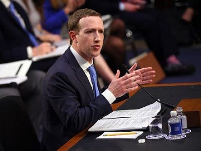  Mark Zuckerberg tại phiên điều trần