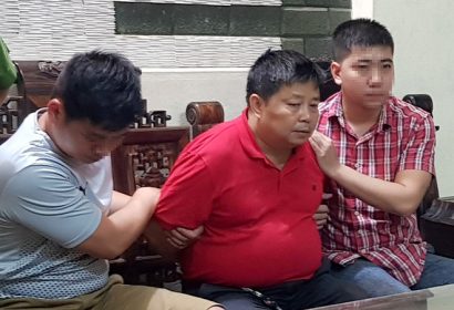  Triệu Ký Voòng (áo đỏ). Ảnh: H.M.