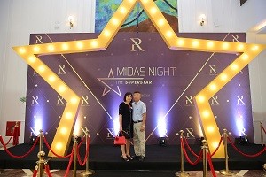 Khách mời dự dạ tiệc