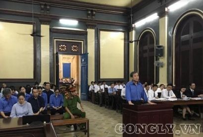  Quang cảnh phiên tòa sáng nay