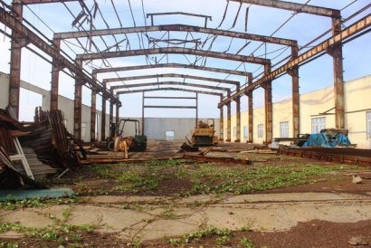  Máy móc, thiết bị hoen gỉ