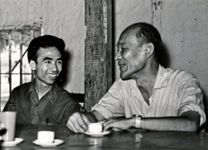 Giáo sư Lương Định Của (người bên phải)
