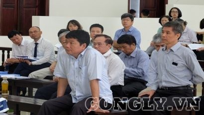  Các bị cáo tại phiên tòa xét xử