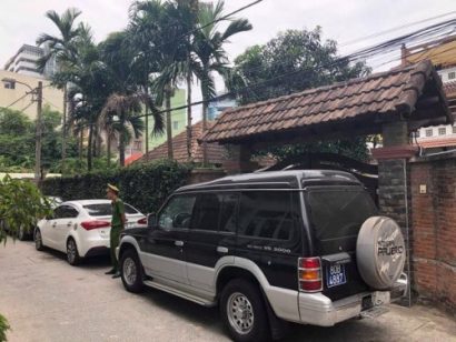  Công an khám xét nhà riêng ông Trần Văn Minh - cựu Chủ tịch Đà Nẵng đã bị khởi tố và bắt tạm giam hồi tháng 4/2018.