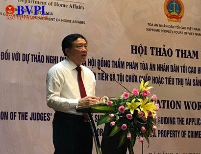 Chánh án TAND Tối cao, Nguyễn Hòa Bình phát biểu tại Hội thảo.