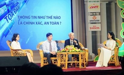 Đồng chí Cao Sỹ Kiêm giao lưu tại Chương trình.