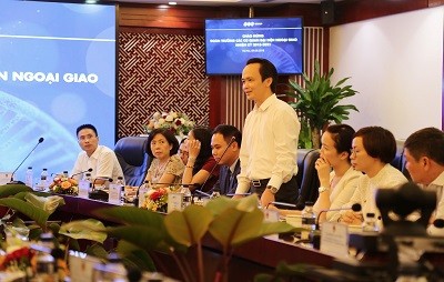 Ông Trịnh Văn Quyết, Chủ tịch HĐQT Tập đoàn FLC phát biểu tại buổi gặp