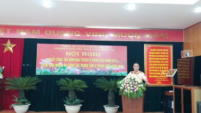  Đại tá Đào Vịnh Thắng, Trưởng phòng CSGT Hà Nội thông tin tại Hội nghị