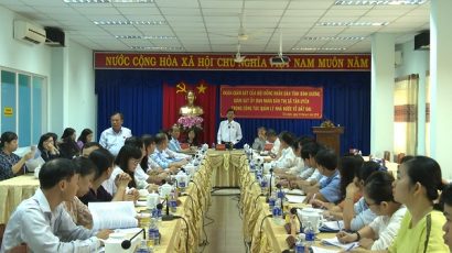 Đoàn giám sát HĐND tỉnh Bình Dương thực hiện quyền giám sát đất đai tại thị xã Tân Uyên (ảnh minh họa)