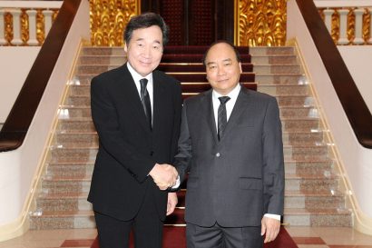 Thủ tướng Nguyễn Xuân Phúc và Thủ tướng Hàn Quốc Lee Nak-yeon