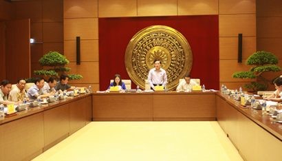  Chủ nhiệm Ủy ban Pháp luật Nguyễn Khắc Định phát biểu tại phiên họp mở rộng, thẩm tra sơ bộ báo cáo của Chính phủ về công tác giải quyết khiếu nại, tố cáo năm 2018