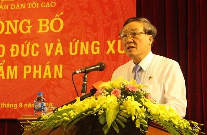 Chánh án TANDTC Nguyễn Hòa Bình phát biểu tại buổi lễ công bố Bộ quy tắc đạo đức và ứng xử của Thẩm phán