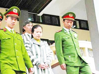  Bị cáo Lã Thị Kim Oanh được dẫn giải ra Tòa (ảnh tư liệu)