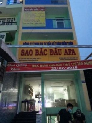 Thanh tra Sở Tư pháp xác định đã có hơn 600 hồ sơ được chứng thực tại văn phòng Sao Bắc Đẩu. Ảnh: Dân Trí